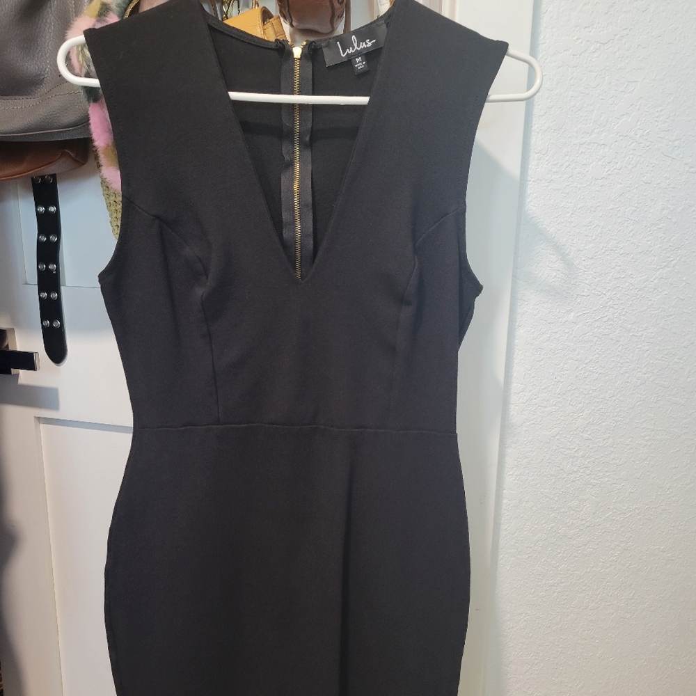 Elegant Black Sleeveless Dress